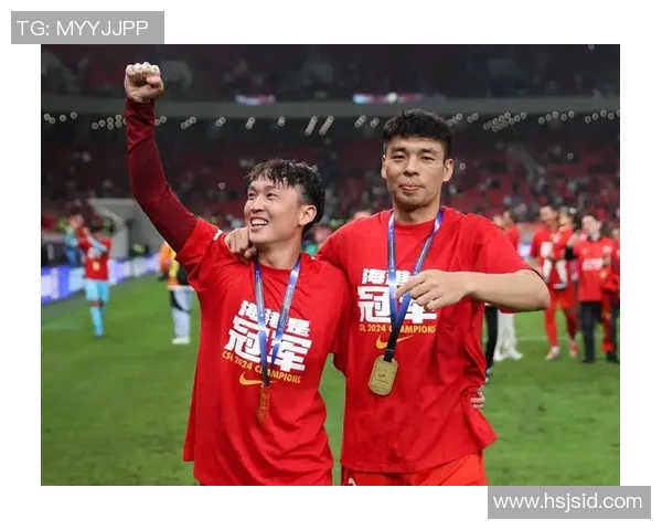 香港足球明星荣获国际大奖的精彩瞬间与背后故事分享